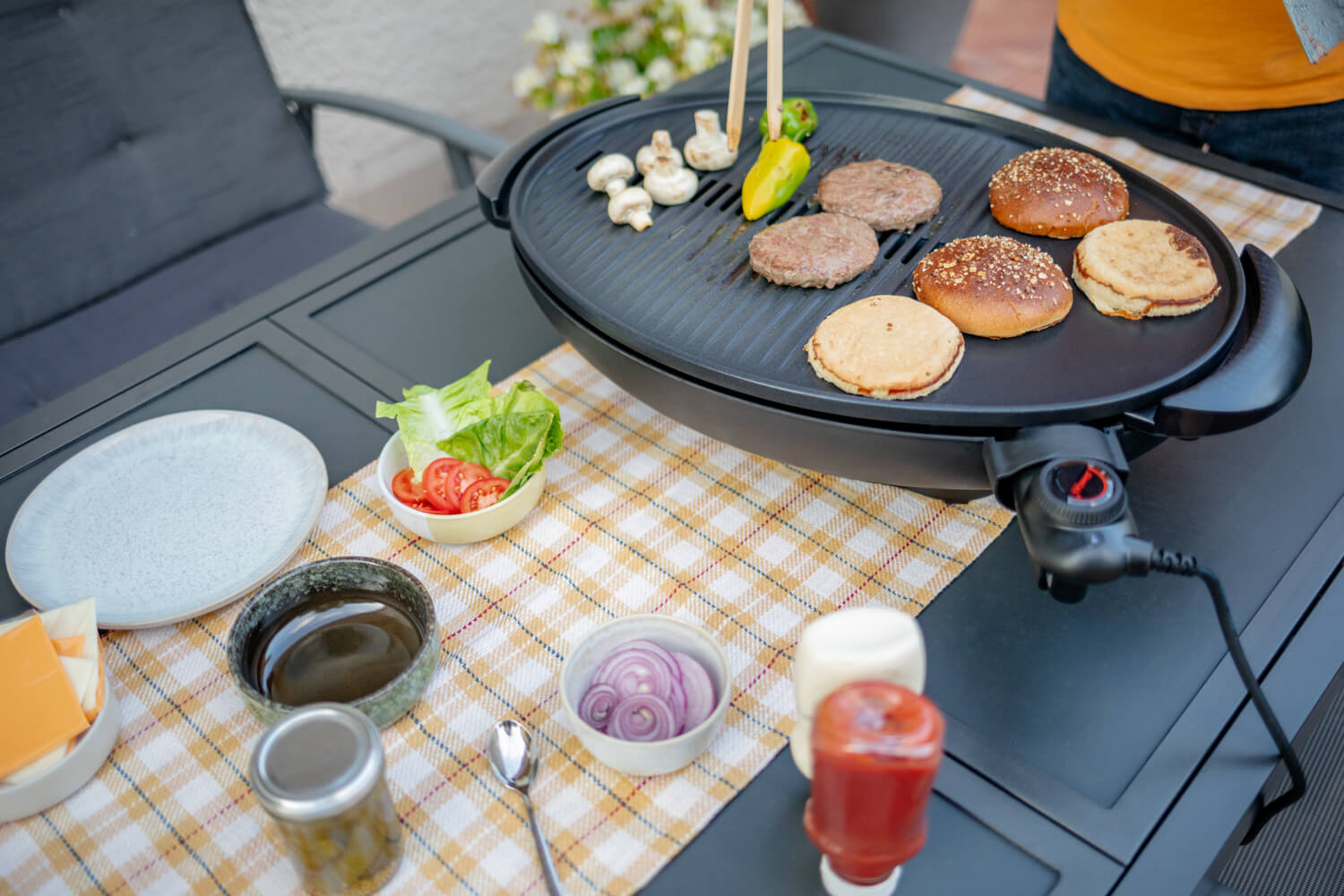 Steba VG 350 BBQ-Grill mit Haube – Elektrischer Standgrill für perfektes Grillerlebnis drinnen & draußen 19