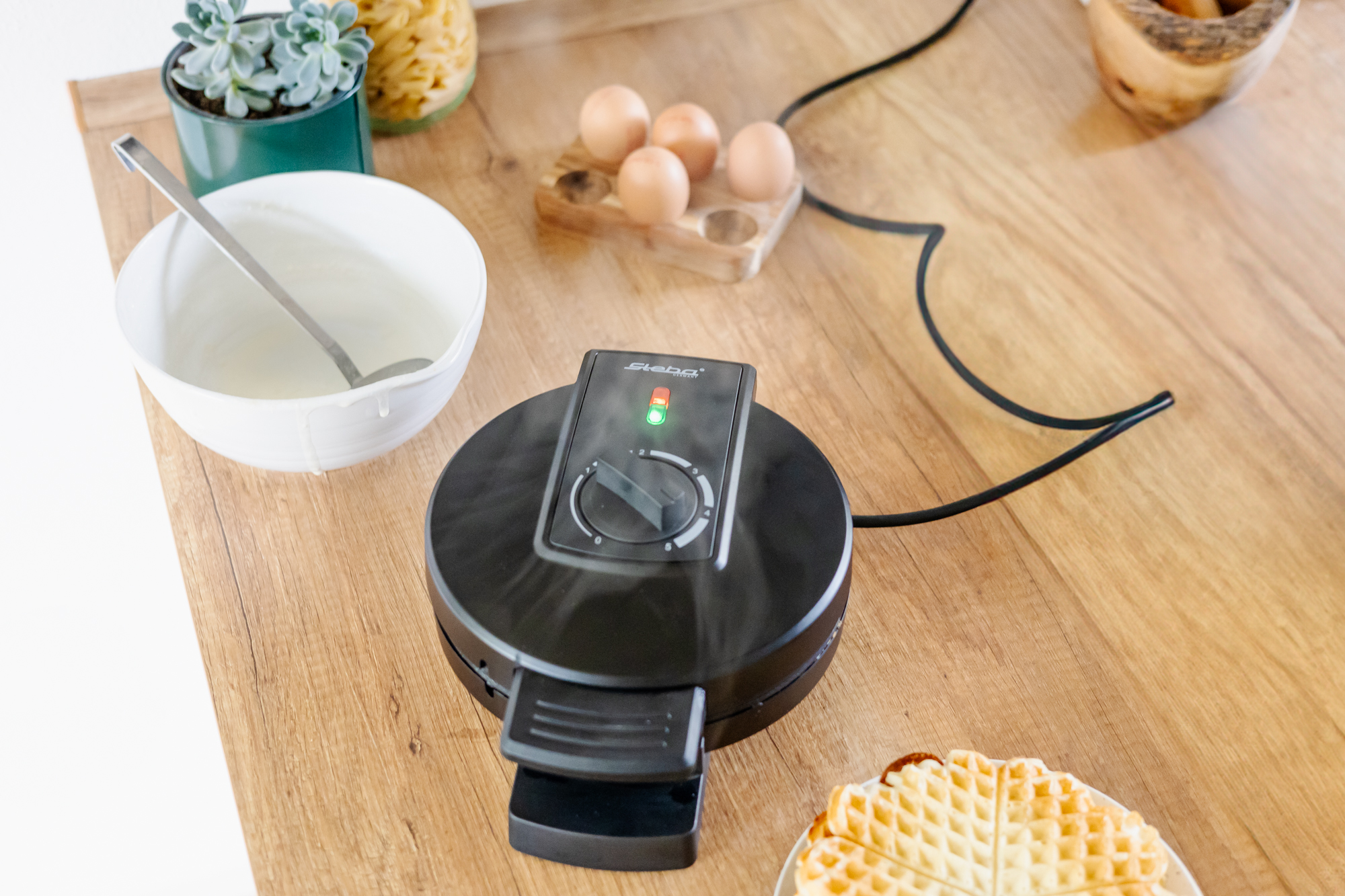 Steba WE 3 XL Waffeleisen – Großes Backeisen für knusprige Waffeln | Antihaftbeschichtung | XL-Format 6