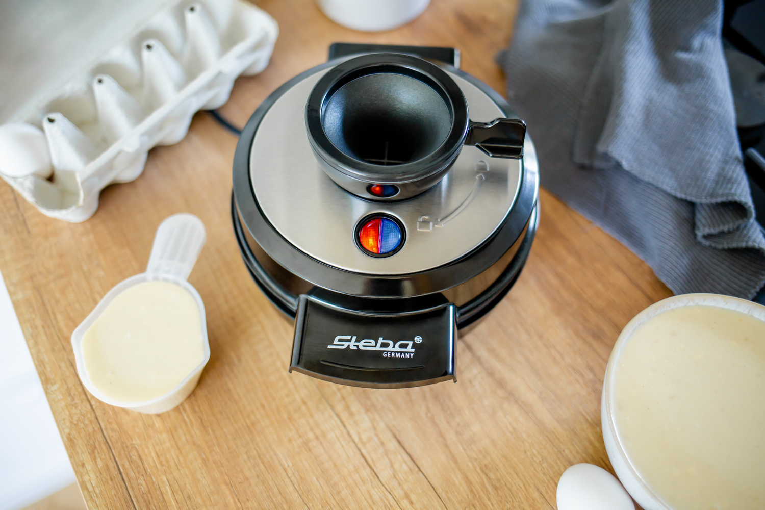 Steba WE 20 Waffeleisen Schwarz – Antihaft-Backplatten für knusprige Waffeln, kompaktes Design 9