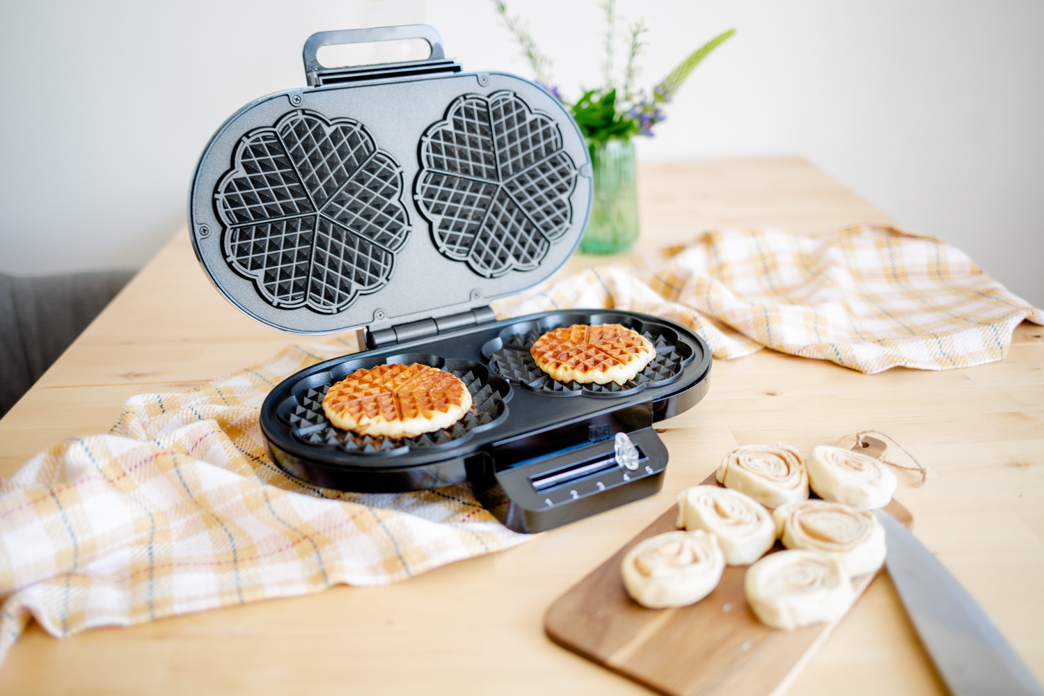Steba WE 2 Doppel-Waffeleisen – 2 Waffeln gleichzeitig backen, antihaftbeschichtet, für knusprige Ergebnisse 8