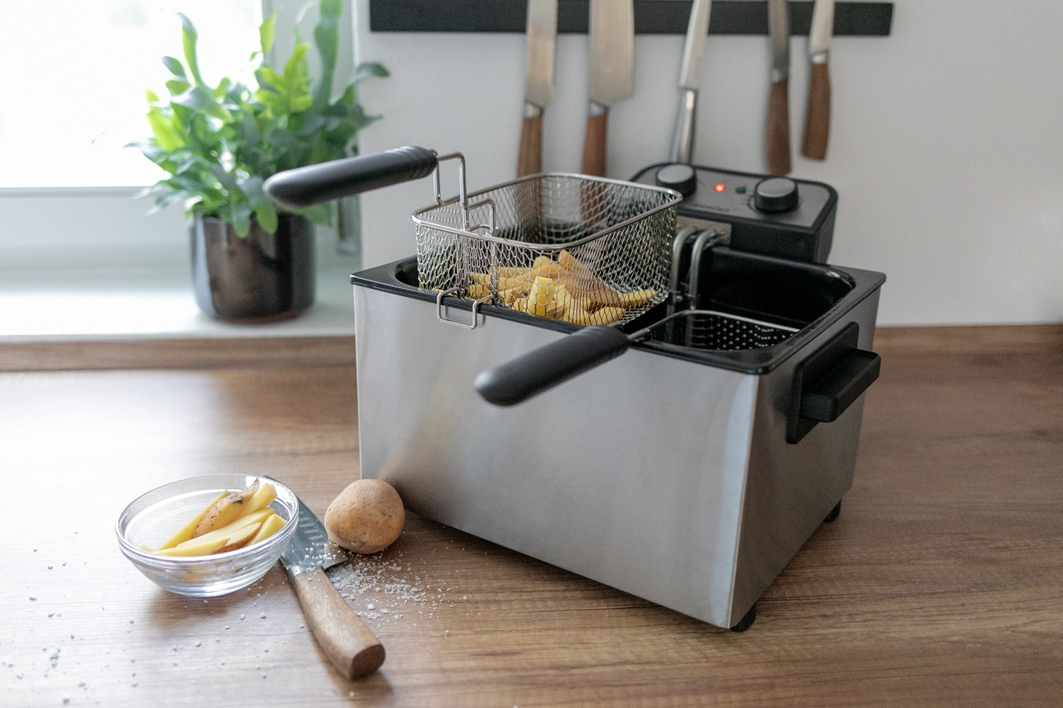 Steba DF 300 Edelstahl Fritteuse 5,0 L – Große Frittierwanne für knusprige Ergebnisse 5