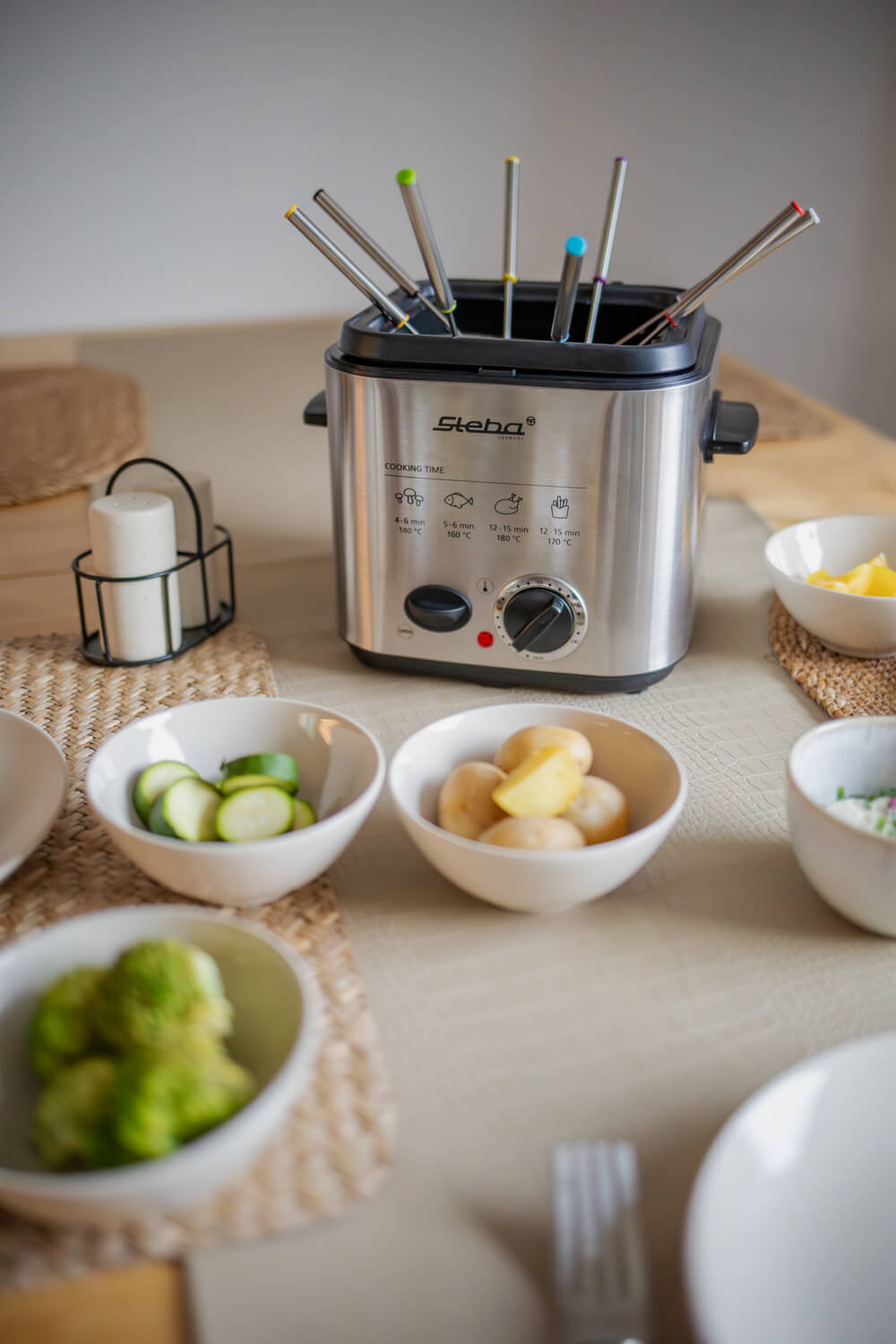 Steba DF 95 Mini-Fritteuse mit Fondue-Set – Kompaktes 2-in-1 Küchengerät für Frittieren & Fondue 3