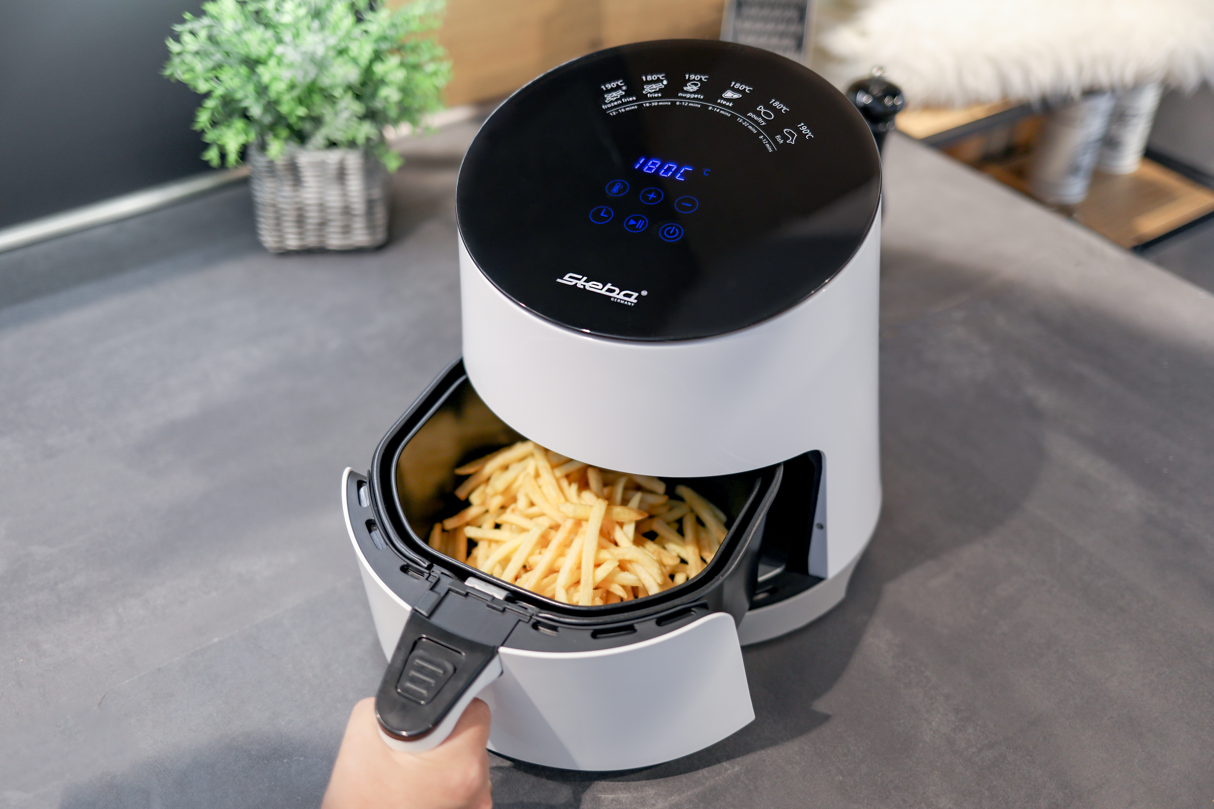 Steba HF 1000 Heißluftfritteuse – Gesund & Knusprig Frittieren ohne Öl, XXL Kapazität 4