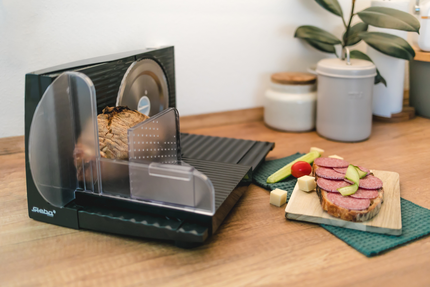 Steba AS 100 Allesschneider – Präzises Schneiden von Wurst, Käse & Brot mit scharfer Edelstahlklinge 2