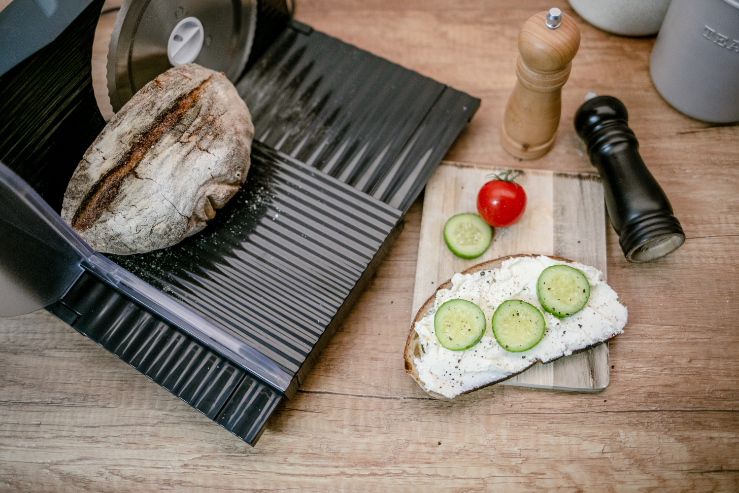 Steba AS 100 Allesschneider – Präzises Schneiden von Wurst, Käse & Brot mit scharfer Edelstahlklinge 18