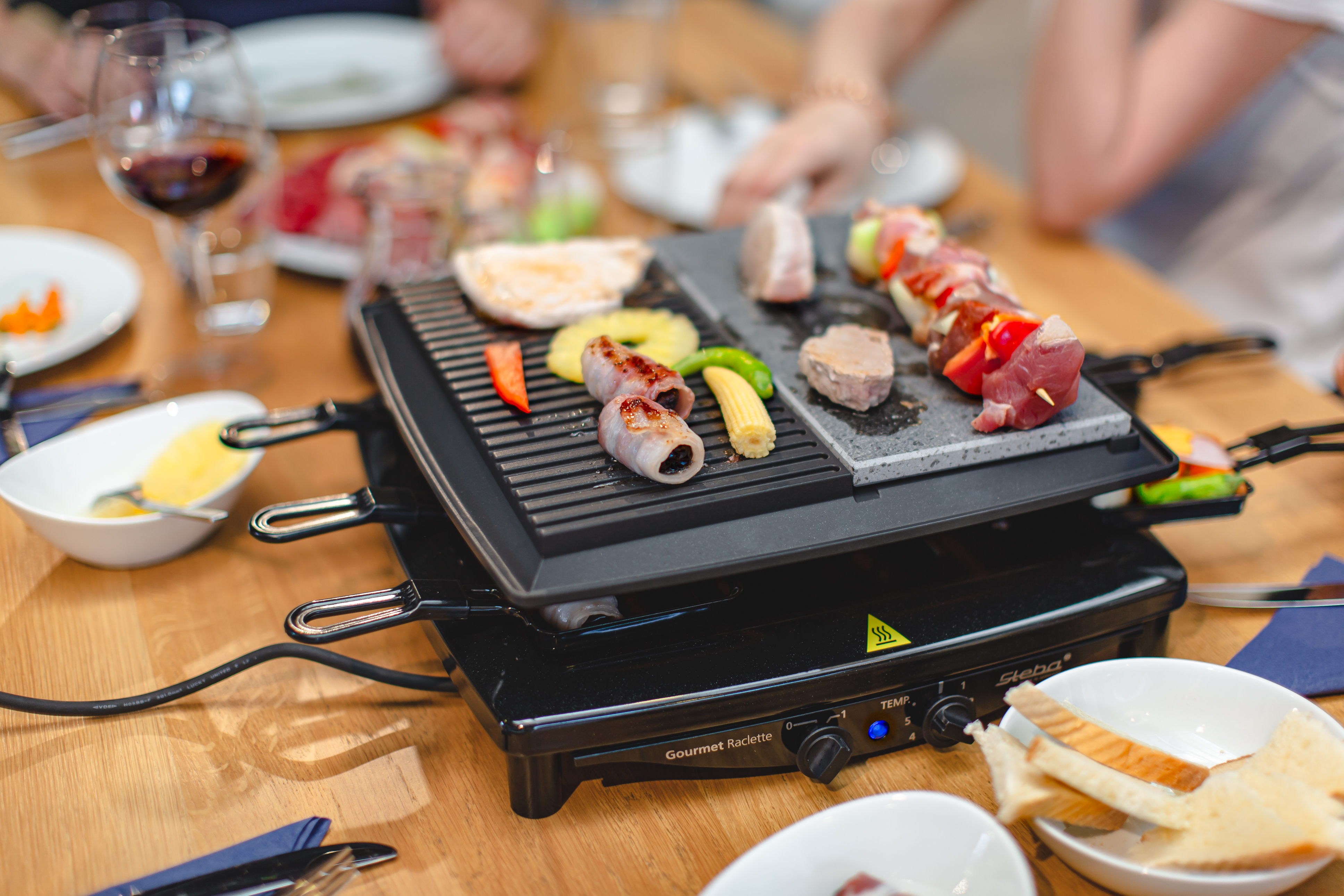 Steba RC 4 Plus Raclette-Grill für gesellige Runden – elektrischer Tischgrill mit Pfännchen 6